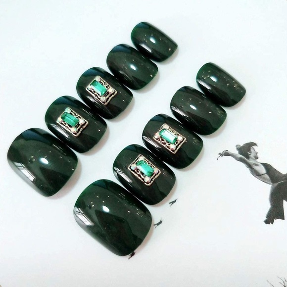 • Emerald Press On Nails • - Picture 3 of 7